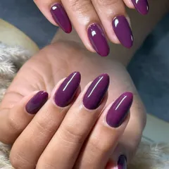 A deep, dreamy Byzantium purple. This rich, royal shade is perfect for anyone who wants their nails to look powerful and luxurious without any extra art.