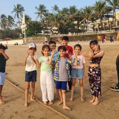 Some beach fun with this awesome crew! A beach is a perfect, natural playground for a playdate or birthday party.