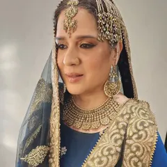 A closer look at the makeup and styling for the renowned classical dancer, Manjari Chaturvedi. The goal was to create a look that honored her traditional performance art while letting her natural beauty shine.