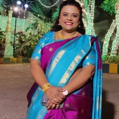 The final result. Our client Sowmya is glowing in her revamped Kanjeevaram saree. The custom block printing adds a look of gold zari buttas, making the saree even more special.