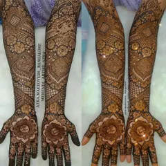 A beautiful before and after of a bridal design, showing the fresh paste and the resulting rich stain. I ensure every bride gets this quality.