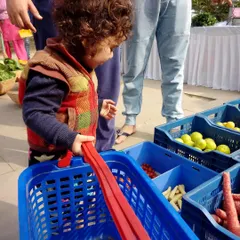 A young shopper getting an early start! We love seeing the next generation learn about food, holding their own baskets and making their own choices. This is what building a healthy community for the future looks like.