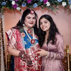 With my beautiful client at her baby shower. I'm so grateful to be a part of such special moments in people's lives.