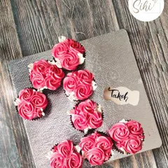 A simple yet beautiful set of bright pink buttercream rosettes. This style is perfect for birthdays, baby showers, or just a sweet gesture for someone special.