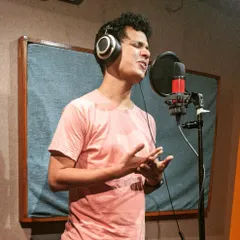 Capturing the perfect vocal take is about more than just hitting the right notes. It's about conveying the feeling behind the words, whether it's for a heartfelt wedding song or an upbeat birthday message.