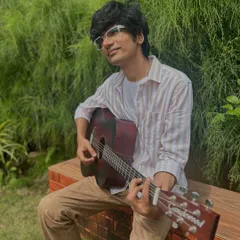Another shot from my outdoor session. The combination of nature and music always inspires me.