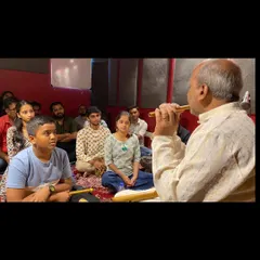 A glimpse into the intimate setting of our workshops. With small groups, everyone gets a front-row seat and the chance to ask questions directly, ensuring no one gets left behind.