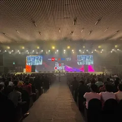 A wide shot of the massive setup for the MakeMyTrip event. I'm experienced in working with large-scale productions to deliver a seamless and powerful audio-visual show.
