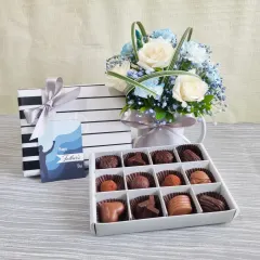 This version of the Father's Day chocolate gift includes a special "Happy Father's Day" tag, adding a personal touch to your thoughtful present.