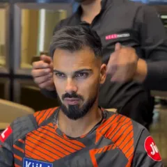 It’s always a pleasure to have professional athletes like Mayank Dagar visit the salon. Here I am working on a precision haircut, ensuring every detail is perfect for a clean and polished look.