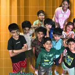 The whole crew! A group photo of our May batch, full of smiles and new friends. This is the community we build, one note at a time.
