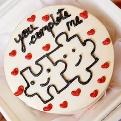 One of the cutest bento cakes I made for Valentine's Day. This simple puzzle piece design with the message "you complete me" is a sweet and romantic gesture for your special someone.