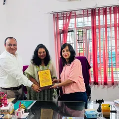 We believe in celebrating our partnerships. Here we are presenting a plaque to the management of Sunshine Public School in Moradabad to mark our successful collaboration.
