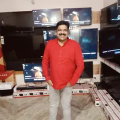 Posing at the Golden TV shop. Helping with brand promotions like this is something I genuinely enjoy, especially for local businesses.