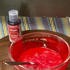 To get that authentic red velvet look and taste, the right ingredients are essential. Here, I show the specific red velvet solution I recommend and use for my own bakes to achieve consistent, professional results.