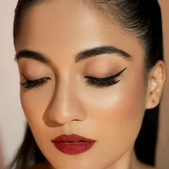 With eyes closed, you can see the clean, sharp line of the wing. We focus on techniques that help you achieve this level of precision every time.