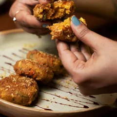 A dish is an experience, and the plate is part of that story. This rustic, square platter was customized for a restaurant in Goa, designed to handle daily service while elevating the presentation of their food.
