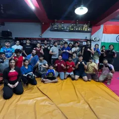 Another shot of our combined team after an intense and productive fight camp. We believe in learning from everyone in the martial arts community.