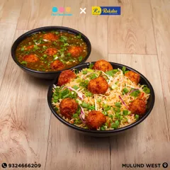 In collaboration with Rekdee, we now offer delicious Chinese combos like this Veg Manchurian with Fried Rice, freshly prepared for your event.