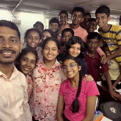 More smiles from our Pink-themed Navratri celebration. It's wonderful to see the classroom filled with such positive energy and camaraderie.