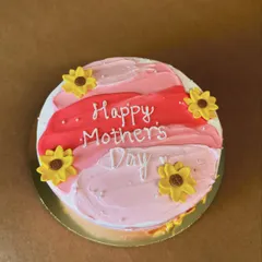A cute little cake for Mother's Day. This one has a simple, beautiful design and was available in my Ultimate Chocolate or Mango Vanilla Gateau flavors.
