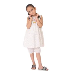 A playful pose that brings out the charm of the outfit and the child model. These shots add personality to your product gallery.