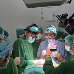 A focused moment during the FUEASIA-PERDOSKI hair transplant workshop in Bali, where I trained residents and fellow doctors.