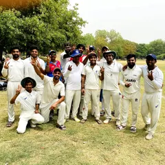 The team celebrating a crucial victory that confirmed our position as champions of the Super Elite 1 Pool. This win was the culmination of a season with 11 wins out of 13 matches.