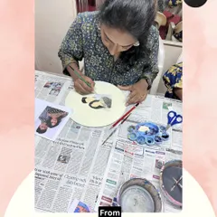 From a blank plate to a beautiful story. Our plate painting workshops are perfect for beginners who want to try something new and create a decorative piece with their own hands.