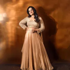 For the Filmfare Awards, I styled Spruha Varad in this stunning embellished gold gown. The look was all about red carpet glamour, designed to catch the light and create a memorable, elegant silhouette for the prestigious event.