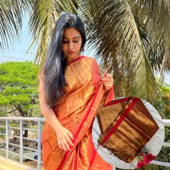 The Tissue Cotton Saree was another highlight of our sale. This one in a gorgeous rust-orange has a beautiful golden sheen.