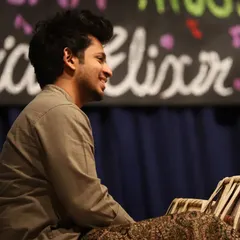 A happy moment on stage. The energy and rapport between co-artists is something the audience can always feel.