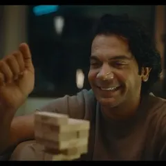 For this Tanishq campaign, the styling for Rajkummar Rao was kept minimal and comfortable. This ensures that the focus remains on the emotional narrative and the symbolic jewelry.