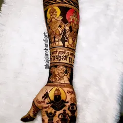 For me, mehndi is a way to tell stories. This design brings the divine love of Vithhal and Rukmini to life, complete with the Pandharpur wari procession, making it a piece of wearable art for a devout client.