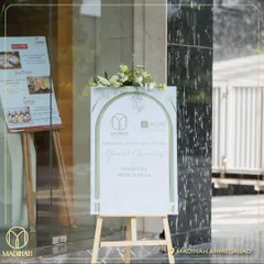 The welcome sign at the grand opening of our Ahmedabad store. Every detail is curated to reflect the Madihah brand, from the elegant font to the fresh floral arrangements.