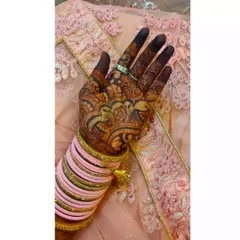 Another angle of this beautiful peacock-themed henna stain. You can see the fine lines and the rich, consistent color that my homemade paste produces.