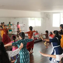 The studio is spacious enough to comfortably host large group rehearsals and workshops. Here you can see a full class in session during one of our Adavu meet-ups.