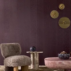 The Ornamenta collection from Casamance uses the warm color harmonies of palaces. This design, in an elegant shade of plum, features an embroidered leaf-like pattern that embodies refinement and captures a timeless atmosphere.