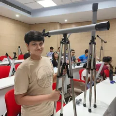 Pavitra exploring his passion for science by building a telescope at the Lodha Genius Program. Our training helps children develop the focus and analytical skills needed to excel in advanced subjects like astrophysics.