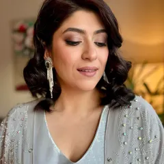 Getting my client ready for the SIIMA awards. We decided on a faint pop of mauve and shimmer on the eyes, matte skin, and soft waves for a look that was formal, dressy, and comfortable for a hot summer evening.