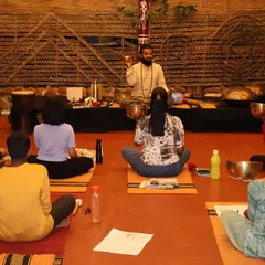 In a focused session, I guide students through the principles of Nāda Yoga. The goal is to understand how sound is an ancient and powerful medicine for the body and mind.