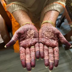 Look at that gorgeous next-day stain! This is the result of my all-natural henna paste. This client was celebrating her 'Bhai ki Shaadi' (brother's wedding), and we even personalized the design to make it extra special for her.