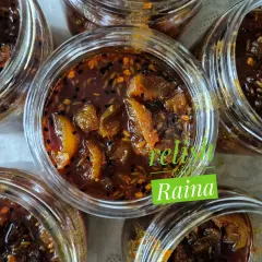 For those who prefer a milder taste, I make this Sweet and Sour Amla Pickle. It uses big, green amla with minimal oil, creating a sweet and tangy flavour with just a hint of spice. It's a great way to enjoy the health benefits of amla.