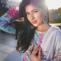 A closer look at the delicate block print details on this blue and pink cotton suit. It’s a perfect example of how traditional prints can feel fresh and modern for everyday wear.