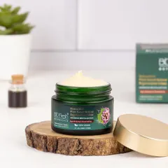 A texture shot of Biofresh Botanicals' Regenerative Crème, showing its rich, smooth consistency. This close-up view is essential for beauty brands to communicate product quality online.