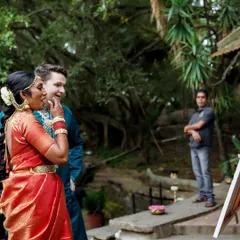 The artist at work during the ceremony. Having a live painter adds a touch of sophistication and provides engaging entertainment for guests.