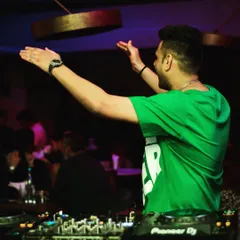 Arms open wide, embracing the energy of the room. This is the connection I strive to build during every single set.