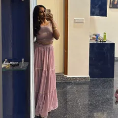 A quick mirror selfie before heading to an event. This is a typical look for me when I'm attending a sangeet or reception.