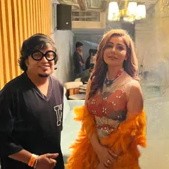 It was a pleasure to be part of the launch party at Dhamroo, pictured here with Bollywood celebrity Kangana Sharma. I regularly perform at high-profile events with special guests in Bengaluru.