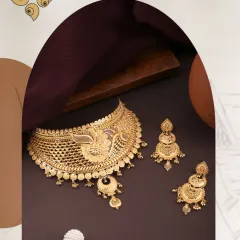 This yellow gold choker set features a delicate peacock motif and intricate net-like patterns. It's a lightweight yet statement-making piece, perfect for a variety of customer preferences.